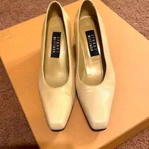 Designer Stuart Weitzman off white faux snake skin pump.